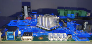 Selektive Beschichtung einer Leiterplatte im Schwarzlicht